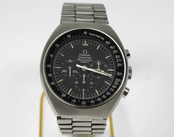 Omega Speedmaster professional Mark II Herrenarmbanduhr Chronometer Armband in Stahl mit schwarzem Zifferblatt Swiss Made